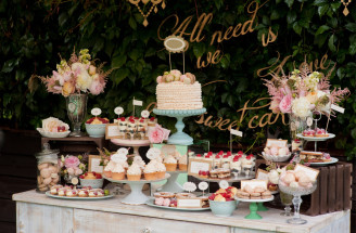 Candy bar na svadbe: Sladké potešenie pre svadobných hostí
