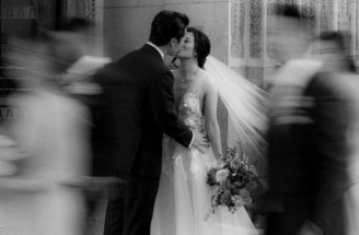 Zachyťte lásku a magické okamihy! Rozmazané svadobné fotografie sú hitom tohto roka