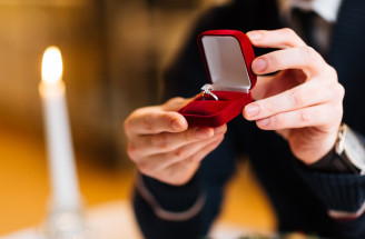 Aký drahokam zvoliť pre zásnubný prsteň?