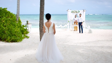 Svadba pri mori alebo v zahraničí: Ako ju zariadiť a aké sú TOP destinácie?
