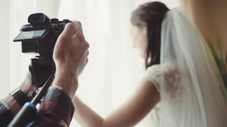 Ako vybrať svadobného kameramana? Na toto musíš myslieť!
