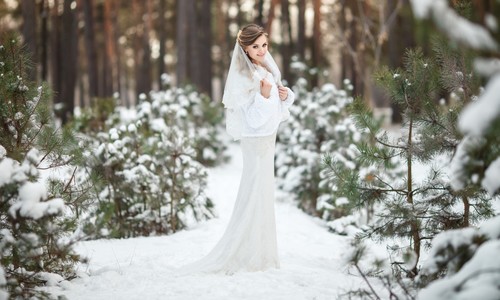 Zimné svadobné doplnky pre nevestu: Bez tohto sa (asi) nezaobídeš!