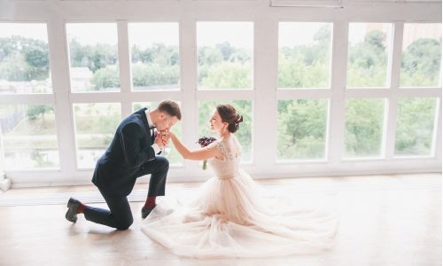 Povera o svadobných šatách: Prečo ich ženích nesmie vidieť pred svadbou?