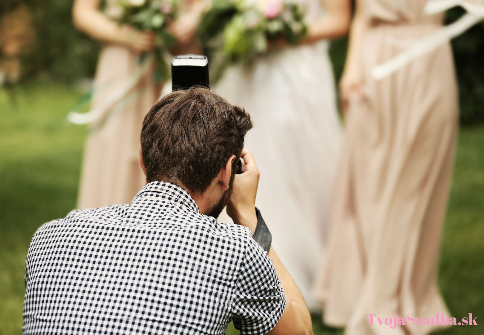 lacné svadobný fotograf