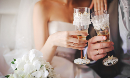 Svadobné poháre pre mladomanželov: Inšpiruj sa ich výzdobou!