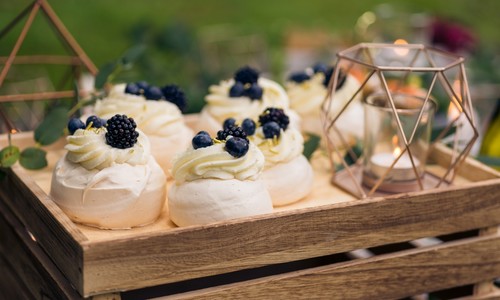 Mini koláče na svadbe: Trend budúceho roka, ktorý ohúri každého!