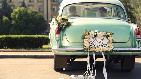 Svadobné auto pre mladomanželov: V čom sa privezieš na svadbu ty?